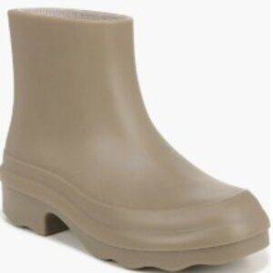 VINCE Water Resistant Rain Boot (Women), Size 6, New in Box